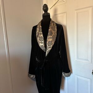 Sophia by Delicates Elegant Black and Gold Women's Robe size S